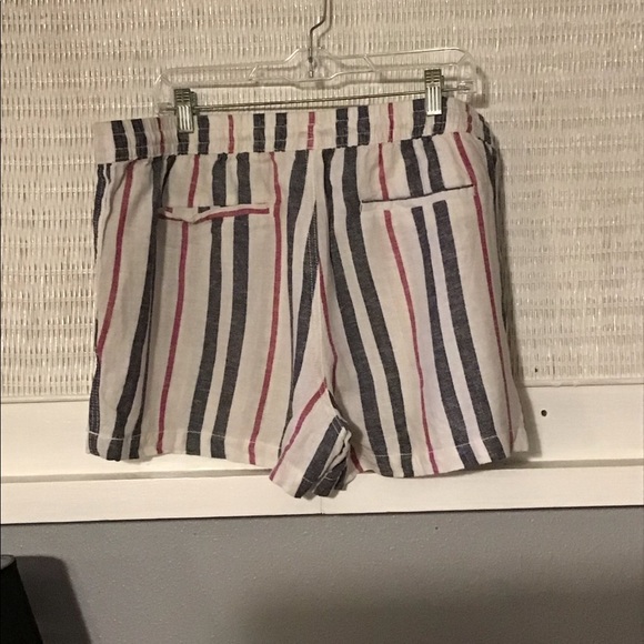 Time and Tru Women’s Blend Linen Shorts - Picture 3 of 6